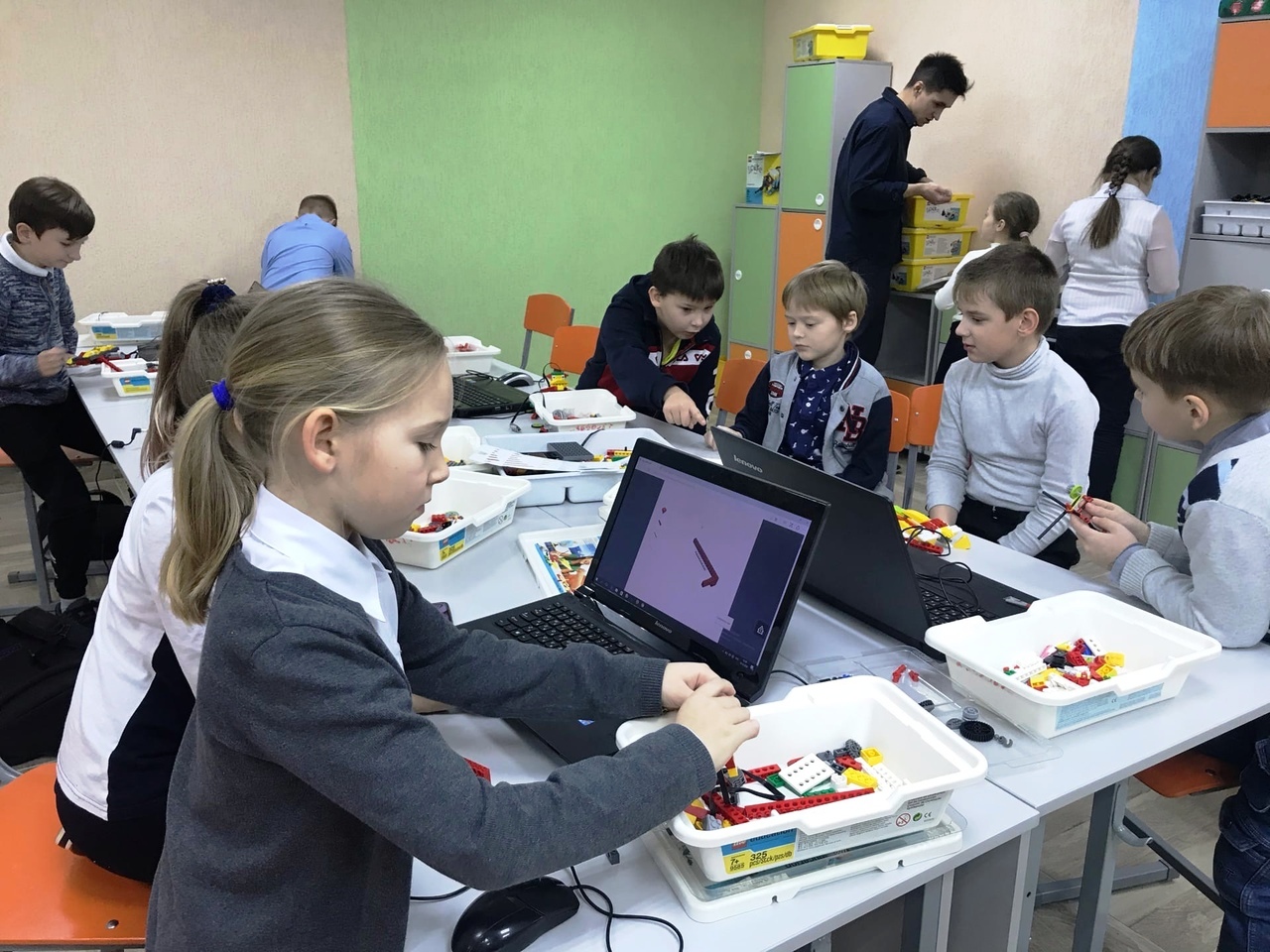 Виртуальная школа 6 г апатиты. Пятнадцатая школа Апатиты. 15 Школа Апатиты Апатиты. Школьники. Школа 15 Апатиты учителя.